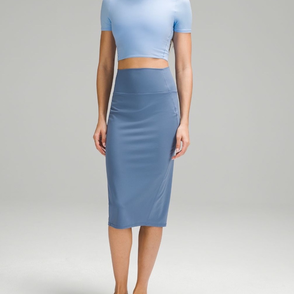 Lululemon Nulu Slim-fit HR skirt - Picture 2 of 7